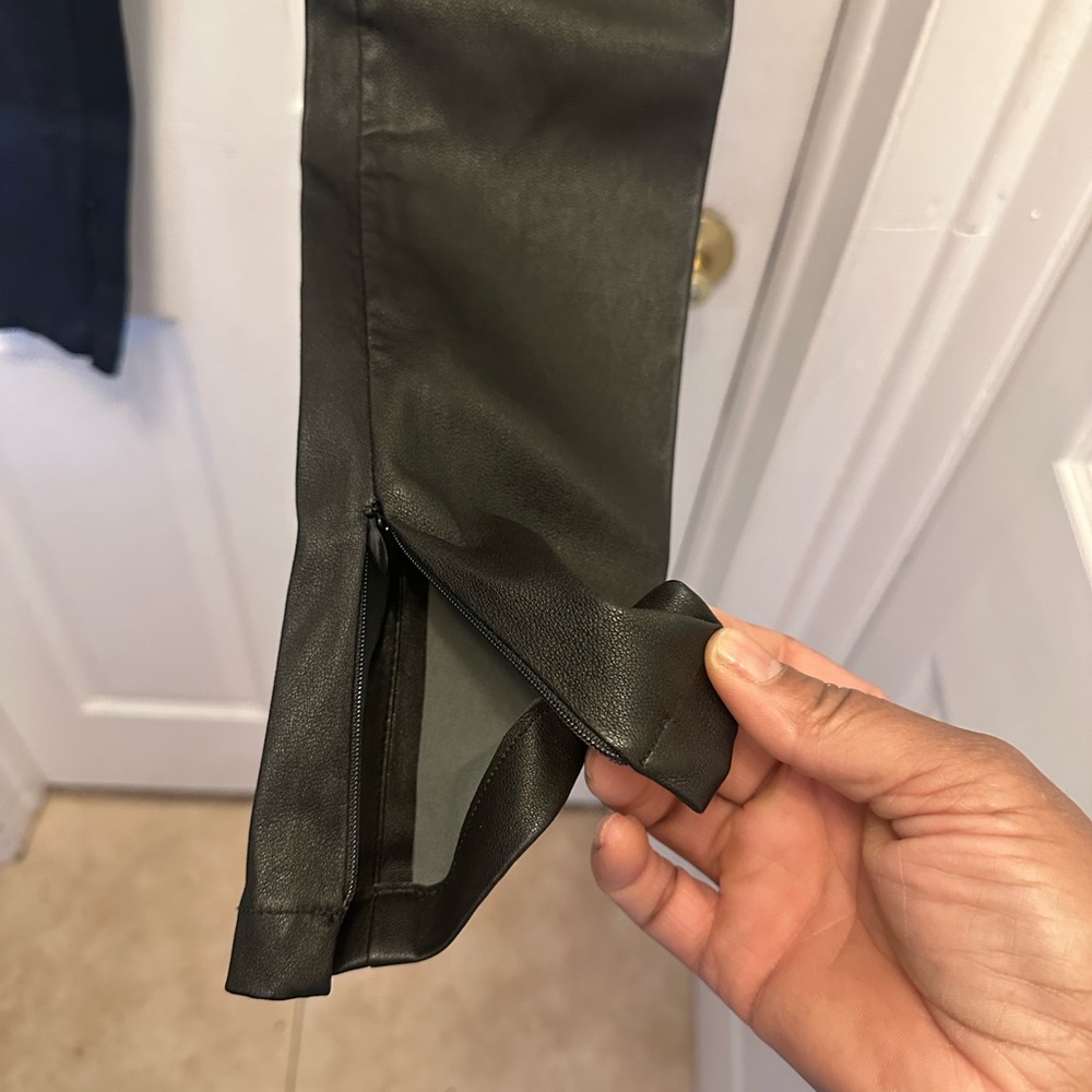 Women’s Black Leather Size Zip Pants